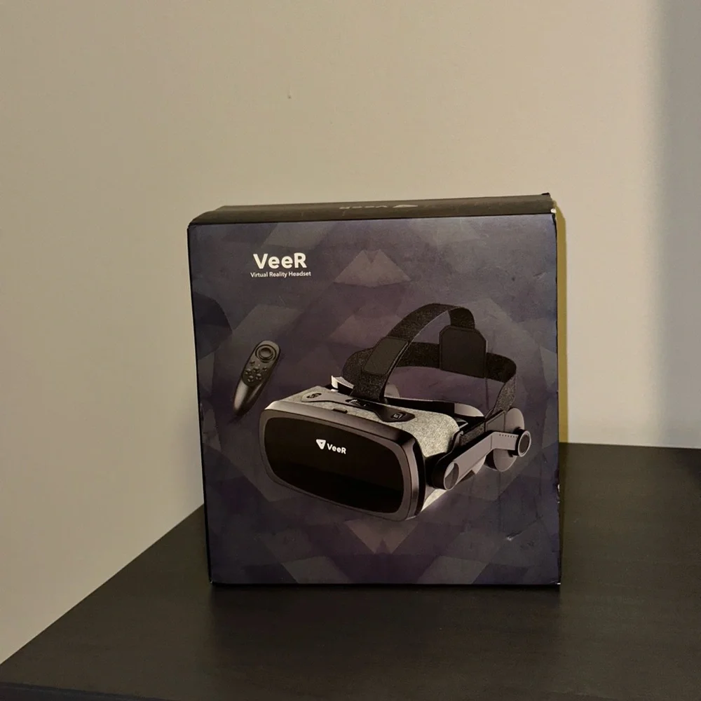 VR Set Brand new opened to see but never used